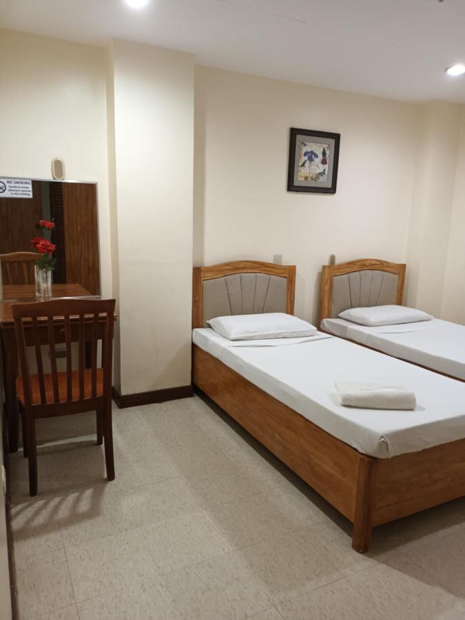 Mactan Pension House Lapu-Lapu City Esterno foto