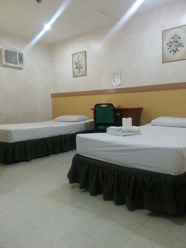 Mactan Pension House Lapu-Lapu City Esterno foto